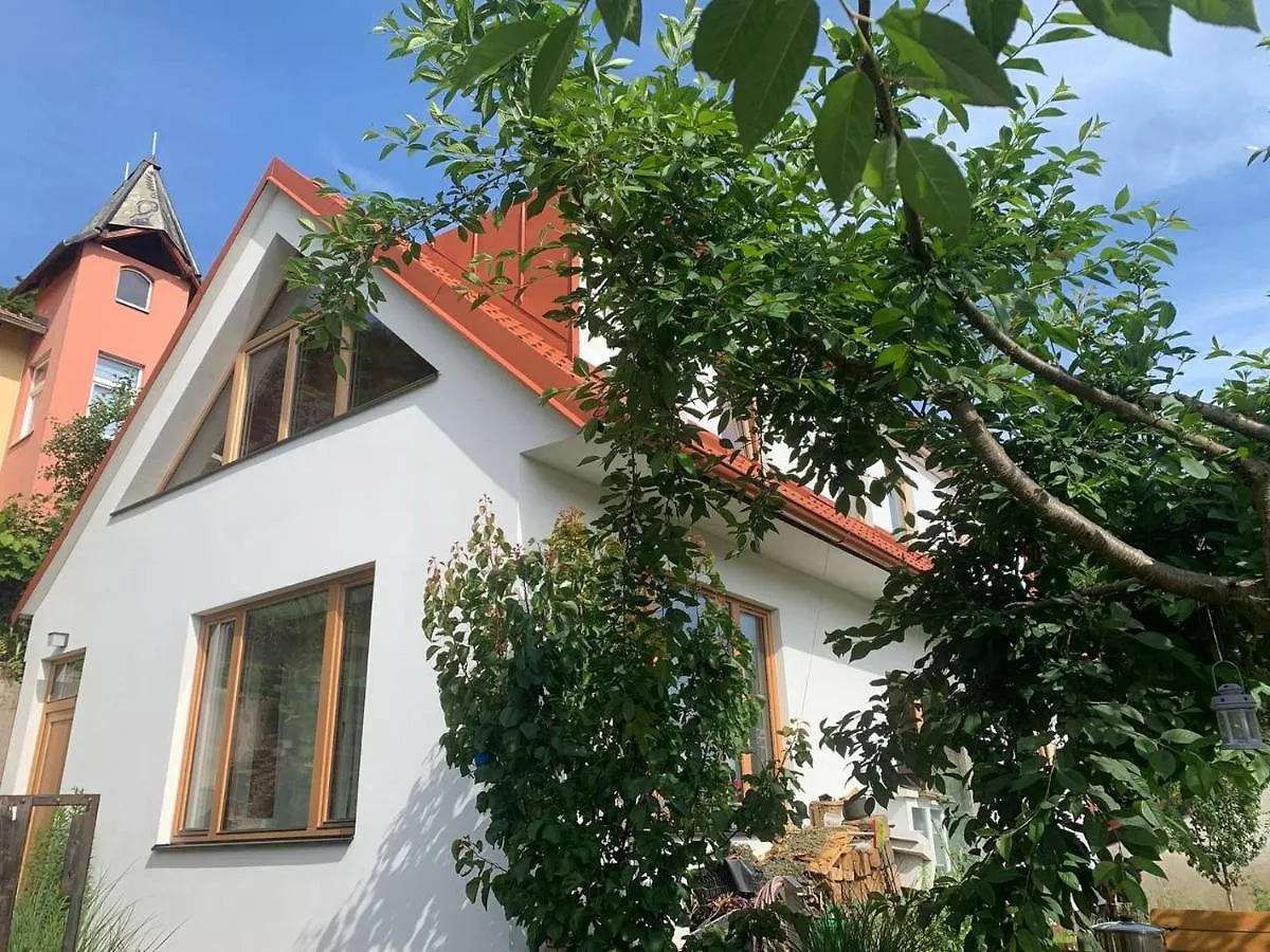 Cosy Family House With Garden, 12 Min From The Center Villa Prága